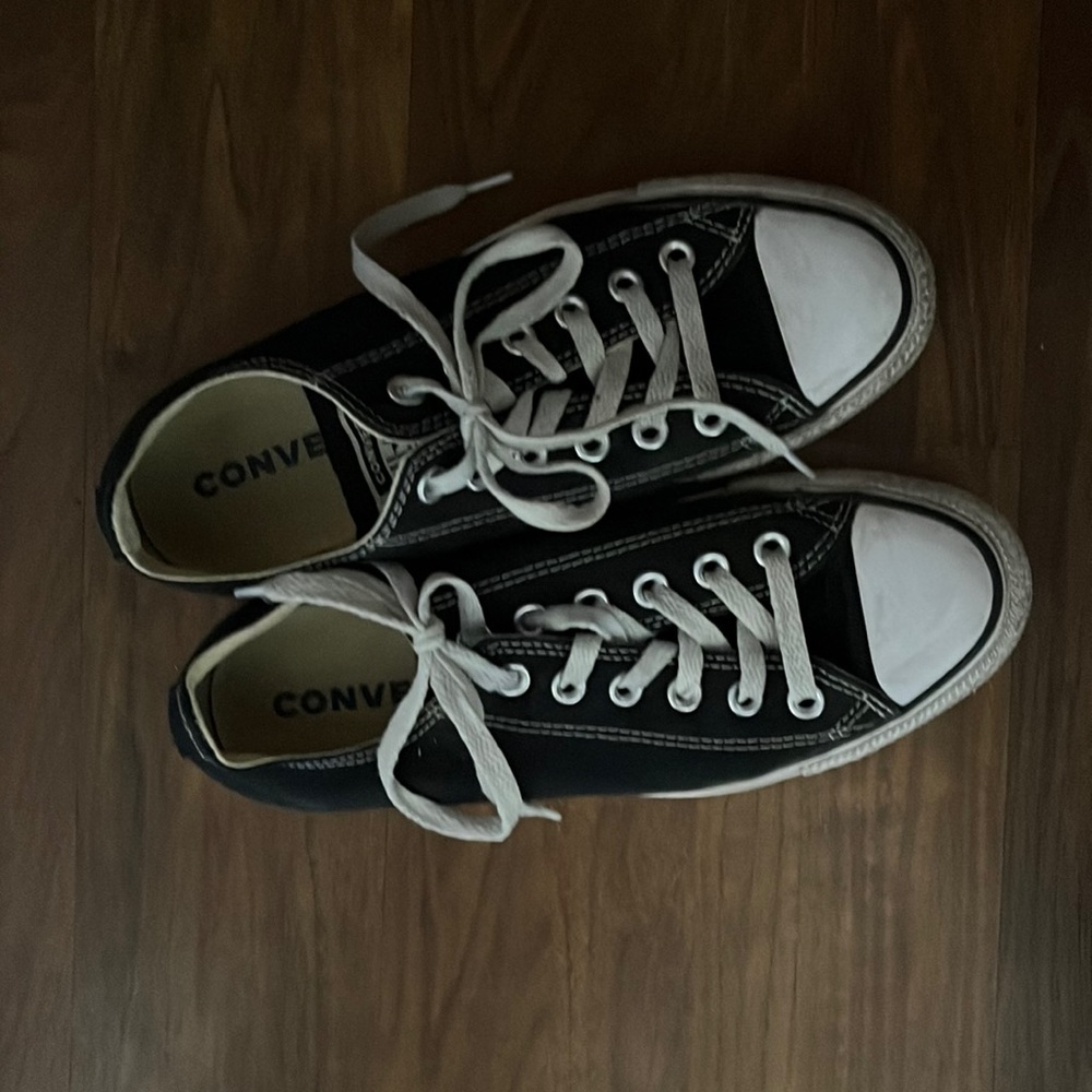 Converse low tops Black